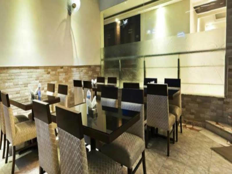 Fabhotel Marble Arch Karol Bagh Delhi  Exterior foto